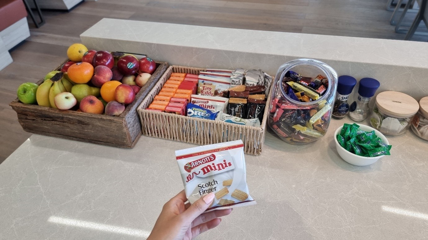 EY PORT JACKSON PARTNERS GRADUATE - Office pantry snacks