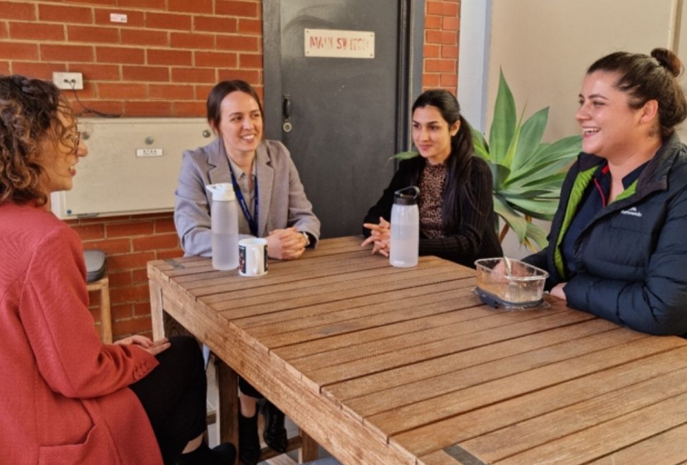 Lunch with her colleagues 